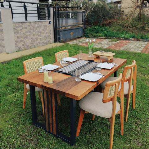 Ceviz Mangal Masası